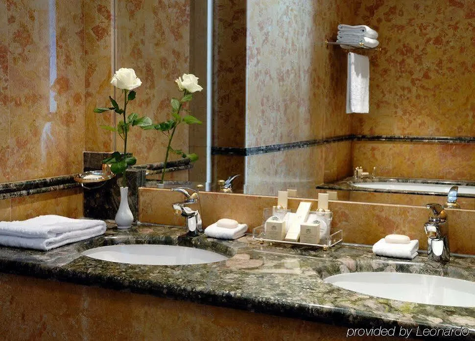 Hotel De Vendome 5*